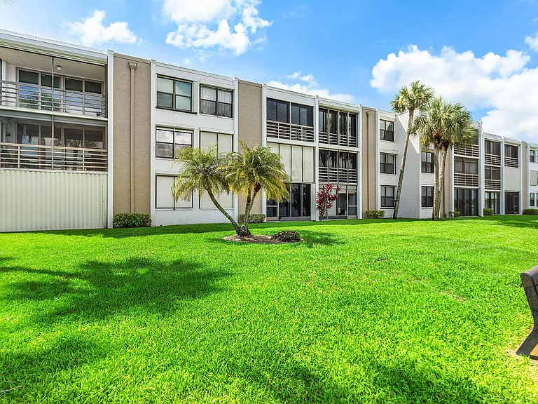 1950 SW Palm City Rd #14203 — Photo 29