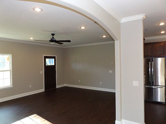 3rd image of 301 Oak Meadow Lane