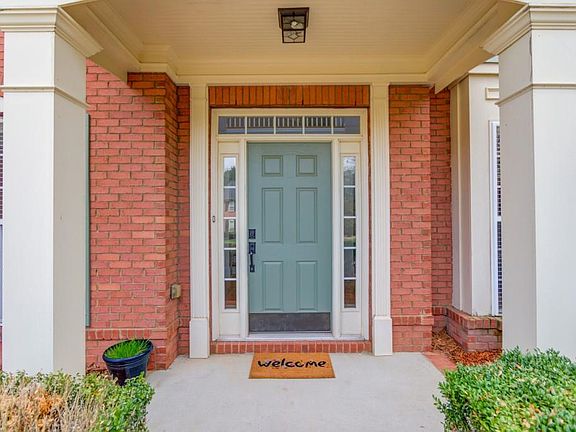 5th image of 372 Bournemouth Dr