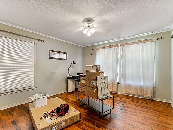 4th image of 1021 N Neblett St