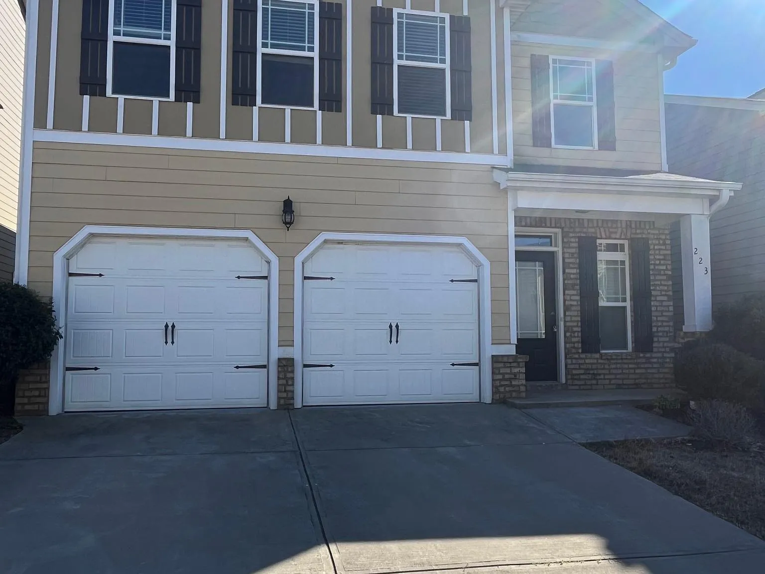 5 bed, 2844 sqft, $2,600 — Photo 1