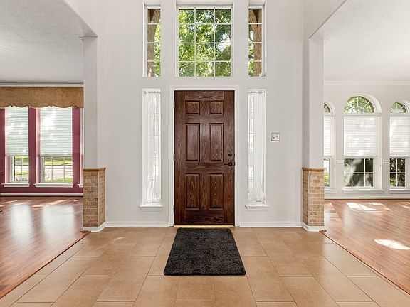 3rd image of 2914 Clayton Ridge Ct