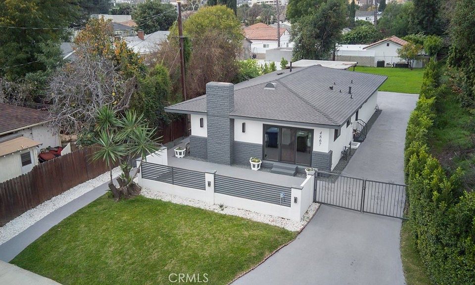 1st image of 4867 Noble Ave