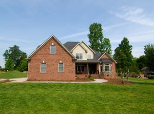 209 Catawba Crest Ln, Lake Wylie, SC 29710