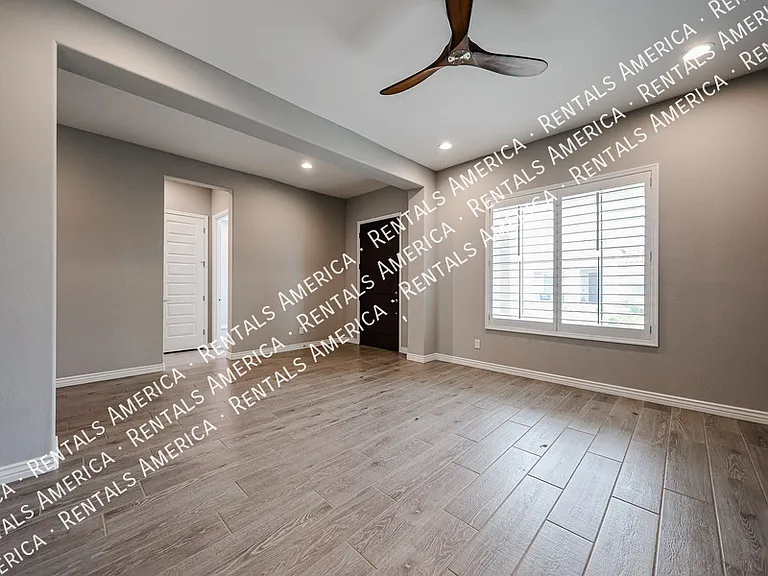 3504 E Herrera Dr — Photo 5