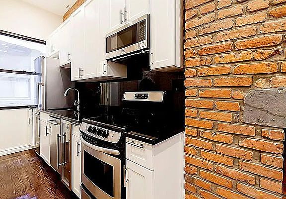 3rd image of 113 Christopher St APT 22