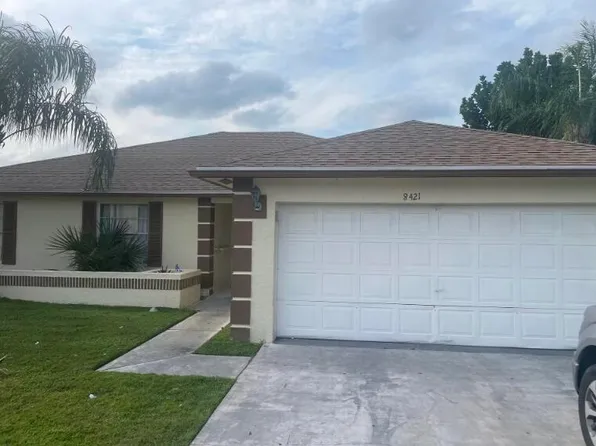8421 Winnipesaukee Way, Lake Worth, FL 33467