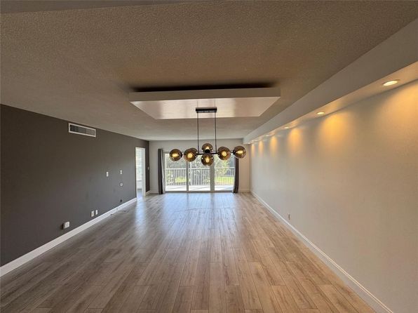 3150 N Palm Aire Dr APT 410