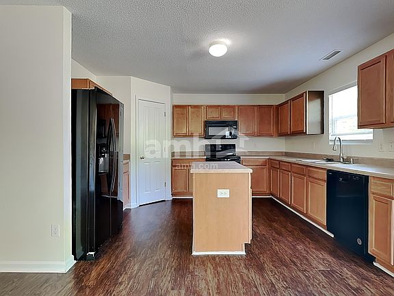 3rd image of 113 Dabney Ridge Pl