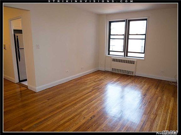 5th image of 15030 71st Ave APT 5F