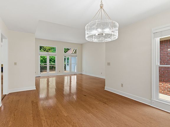 5th image of 5137 Fredericksburg Way E