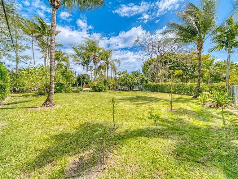 15730 SW 87th Ct — Photo 34