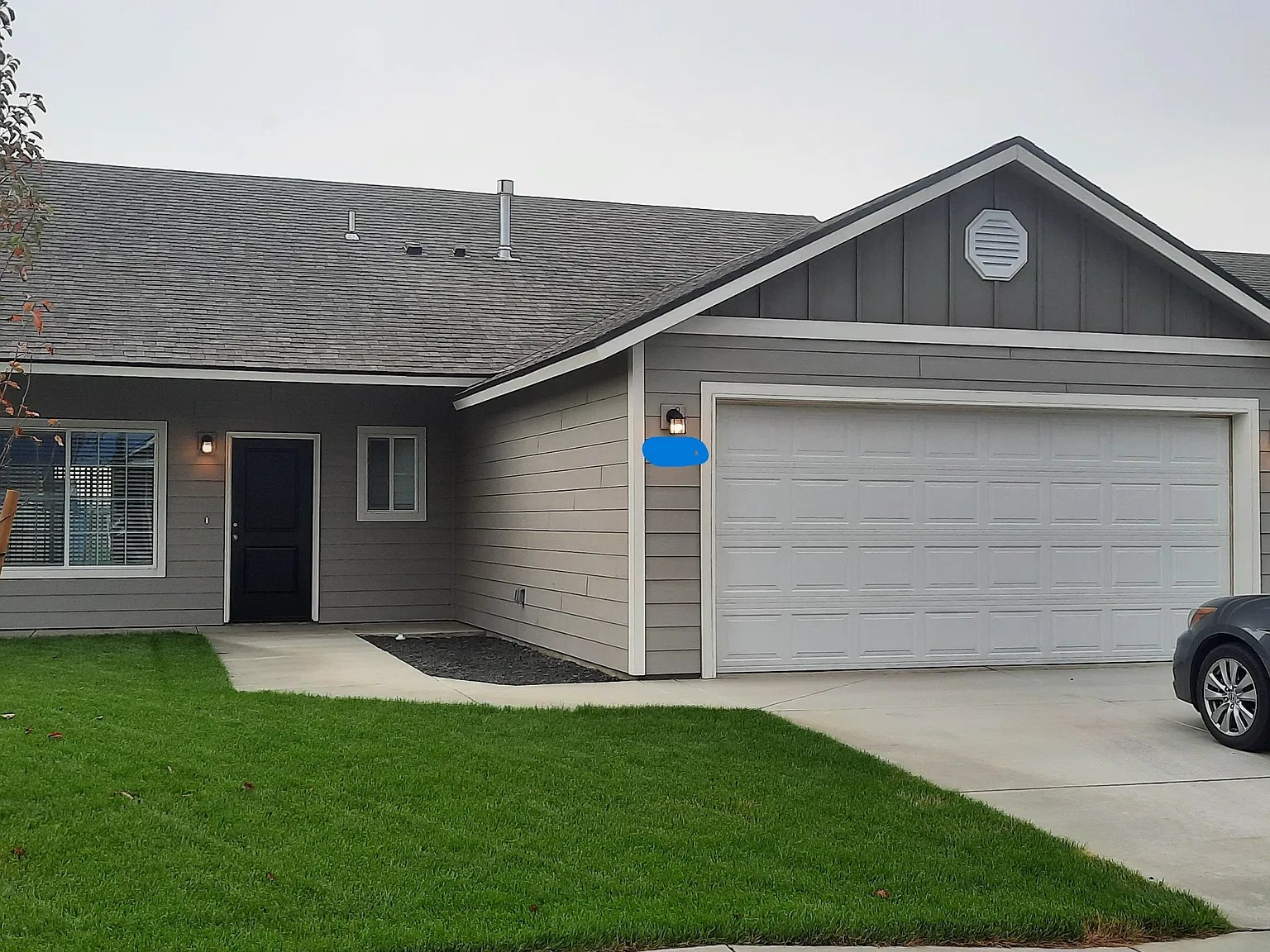 3 bed, $2,000 — Photo 1