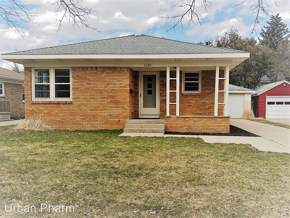 1st image of 2249 Estelle Dr SE