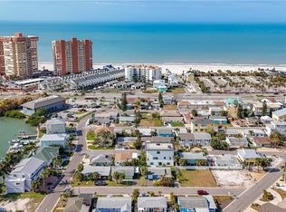 18012 4th St E, Redington Shores, FL 33708