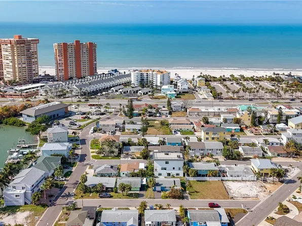 18012 4th St E, Redington Shores, FL 33708
