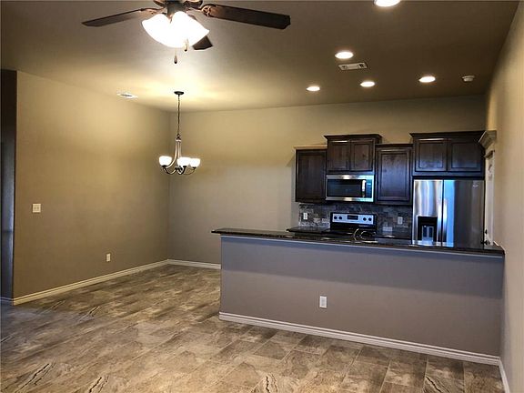2nd image of 4900 Opal Ct