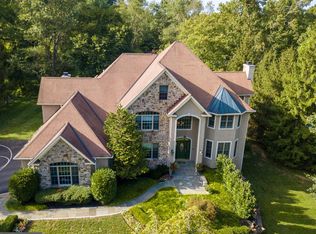 521 Sugartown Rd, Devon, PA 19333