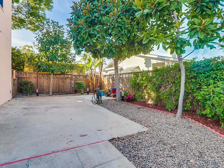 4706 Vista St #1 — Photo 19