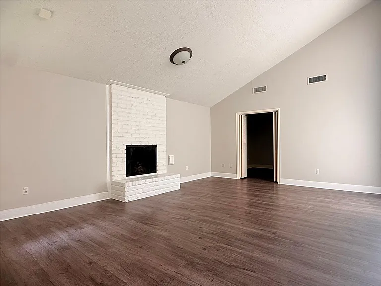11318 Briar Forest Dr — Photo 9