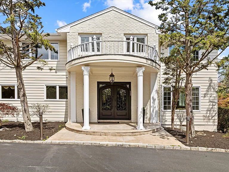 15 Cricket Ln — Photo 2