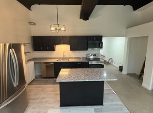 1127 Hamilton St #3, Allentown, PA 18101