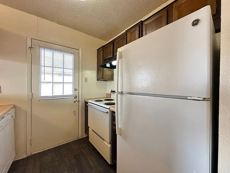 2104 N WS Young Dr — Photo 9