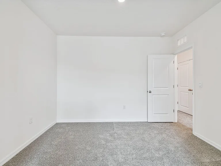 5679 English Oak Ln — Photo 44
