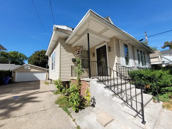 1009 N Oneida St, Appleton, WI 54911