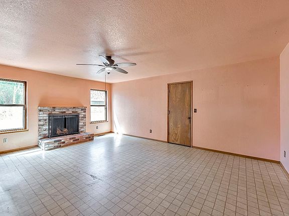 4th image of 271 Hermosa Court