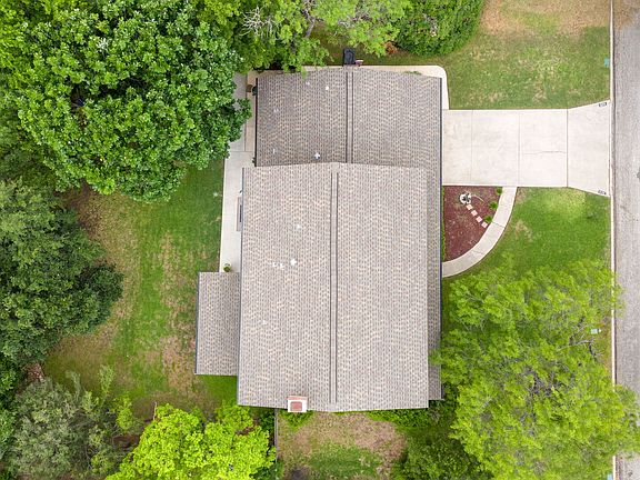 2nd image of 3214 OAKLEAF DR