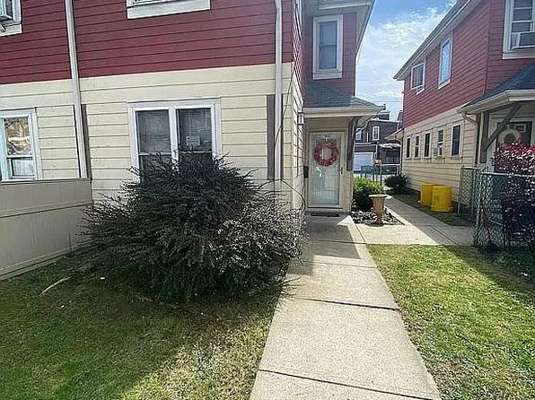 21 Montgomery Pl, Trenton, NJ 08618