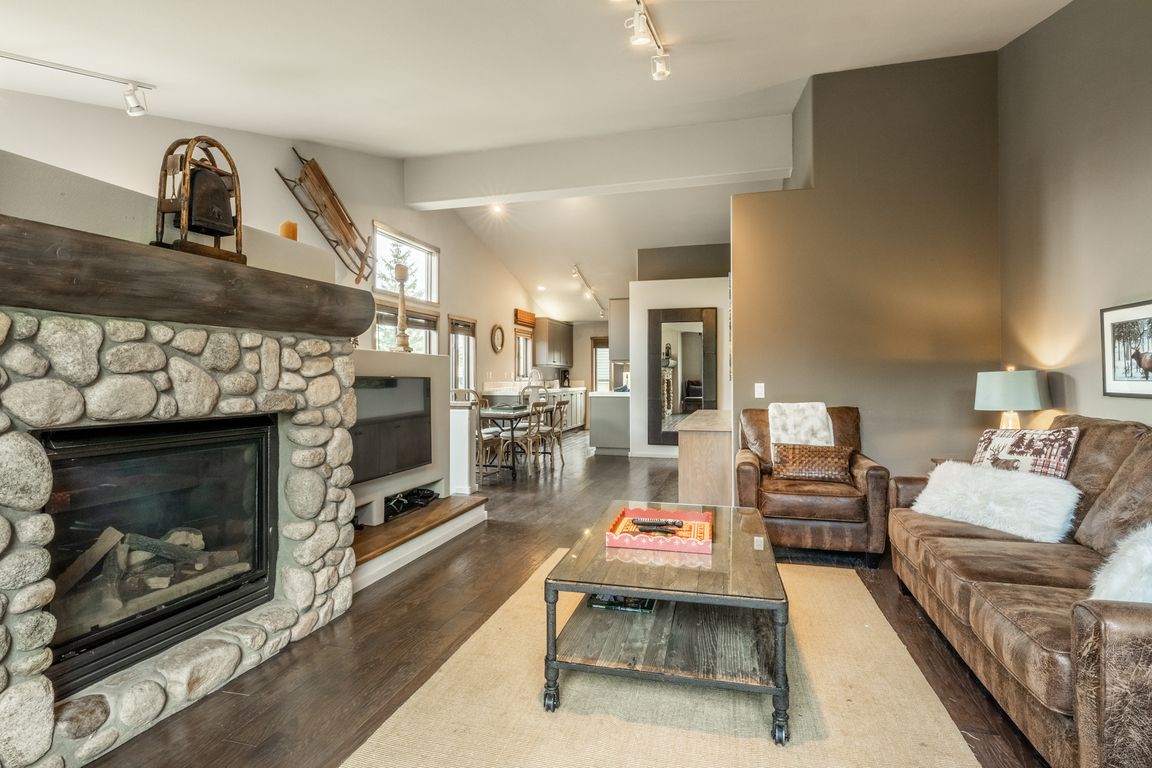 next background image