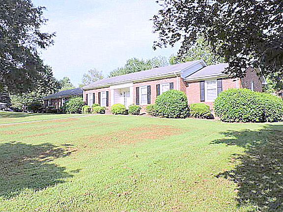 5th image of 317 Laurel Woods Dr