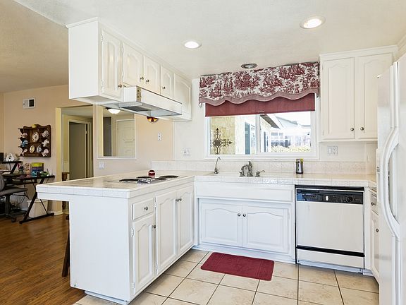 5th image of 663 Verna Ave