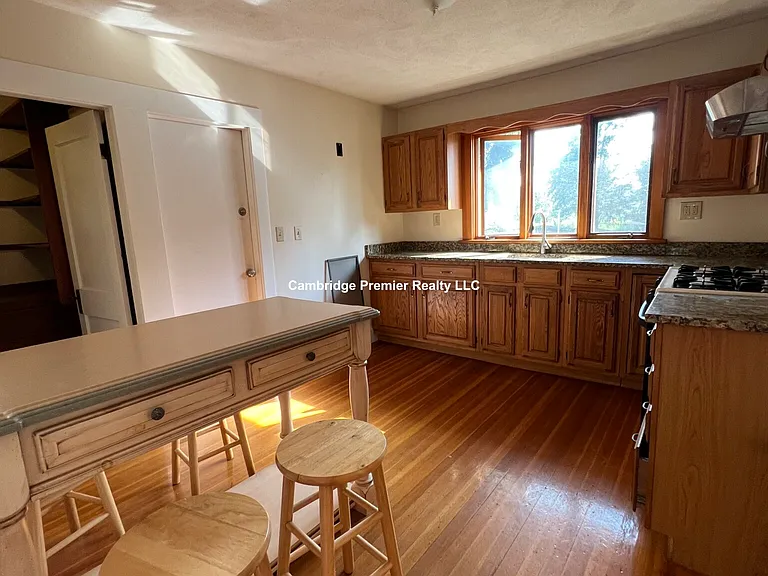 382 Beale St #2 — Photo 16