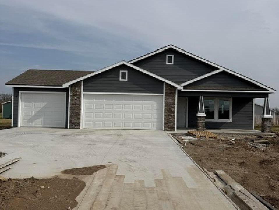 1st image of 109 Cedar Cir