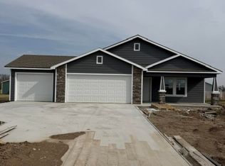 109 Cedar Cir, Alma, KS 66401
