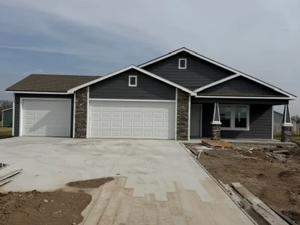 109 Cedar Cir, Alma, KS 66401