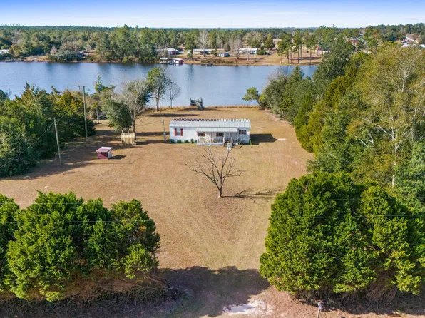 519 McPherson Dr, Alford, FL 32420