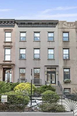 Sold by Compass | media 19