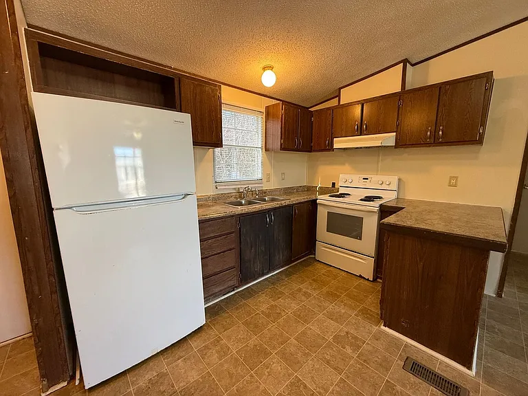113 Barbour Rd #5 — Photo 3