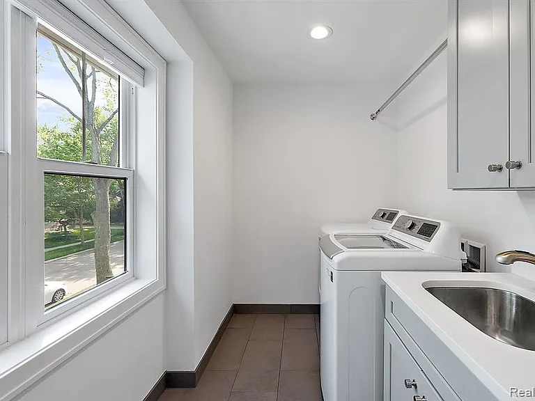 811 Smith Ave — Photo 37
