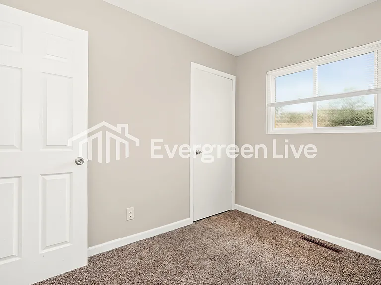 3685 Shoreline Dr — Photo 12