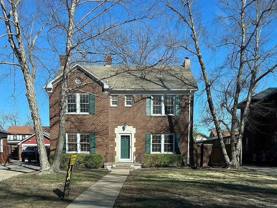 260 S Dellrose Ave