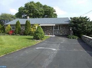 784 Meadow Dr, Warminster, PA 18974