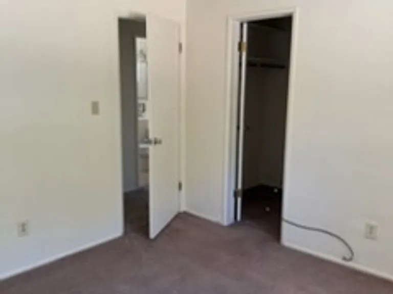 6641 Ivins Dr — Photo 14
