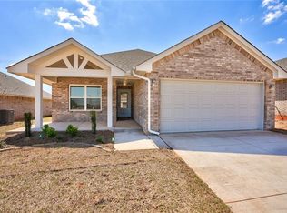 11040 SW 36th St, Yukon, OK 73099