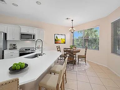 5th image of 12858 Carrington Cir