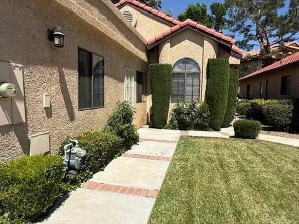 11619 Ash St, Apple Valley, CA 92308